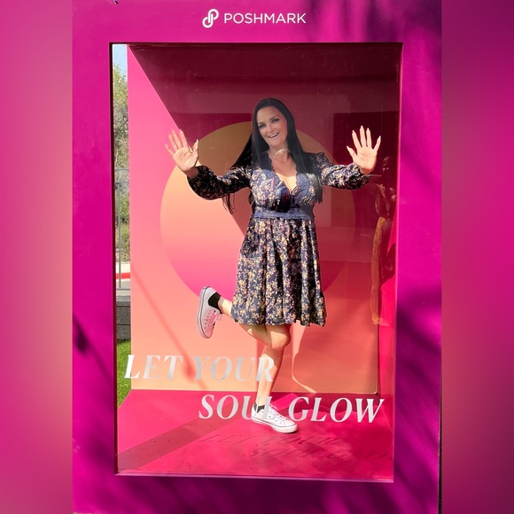 LIVE NOW SHARE SHOW! Women’s Tops & Sweaters! Plus Sign Open Now!! - Picture 4 of 5